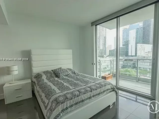 2-bedroom condo for sale in Miami - 92 SW 3rd St 1802 - MondialRealty