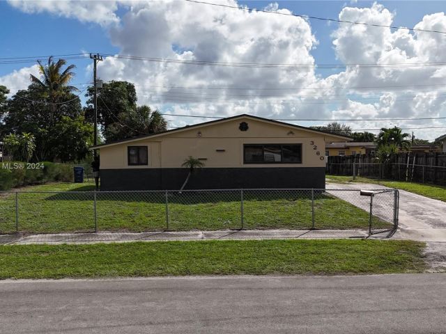 2-bedroom home for sale in Miami Gardens - 3260 NW 209th Ter - MondialRealty