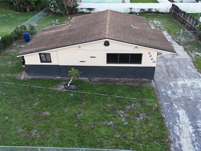 2-bedroom home for sale in Miami Gardens - 3260 NW 209th Ter - MondialRealty