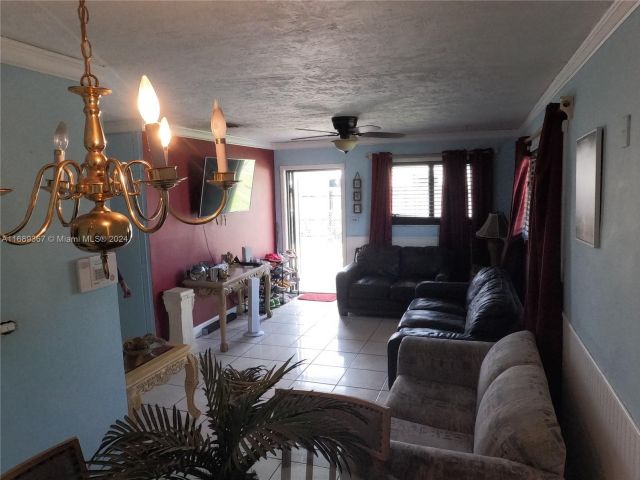 2-bedroom home for sale in Miami Gardens - 3260 NW 209th Ter - MondialRealty