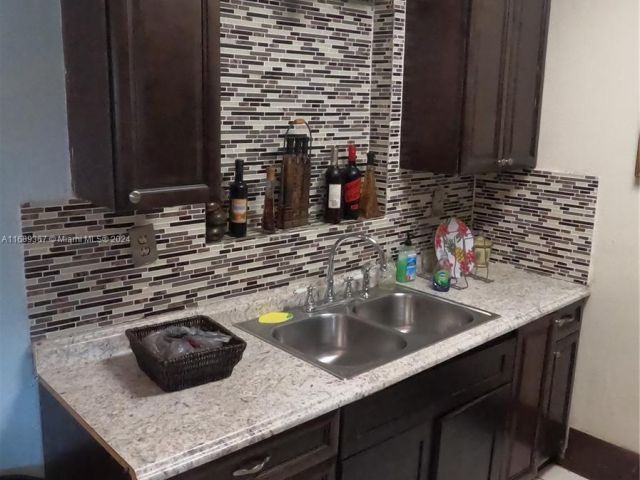 2-bedroom home for sale in Miami Gardens - 3260 NW 209th Ter - MondialRealty