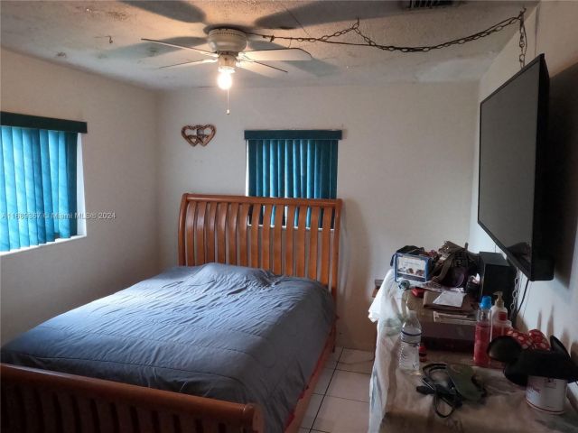 2-bedroom home for sale in Miami Gardens - 3260 NW 209th Ter - MondialRealty