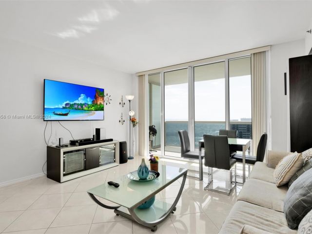 Apartment for rent  Unit #2505 - photo 6012514