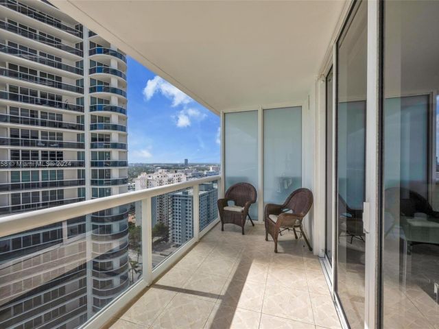 Apartment for rent  Unit #2505 - photo 6012516