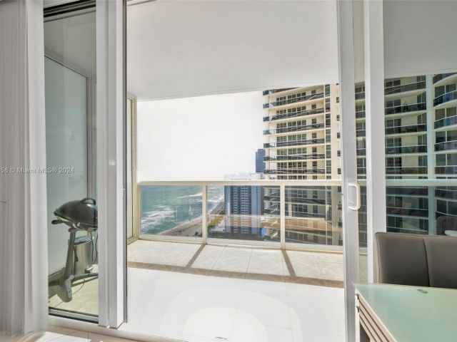 Apartment for rent  Unit #2505 - photo 6012518