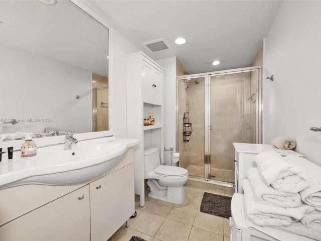 Apartment for rent  Unit #2505 - photo 6012519