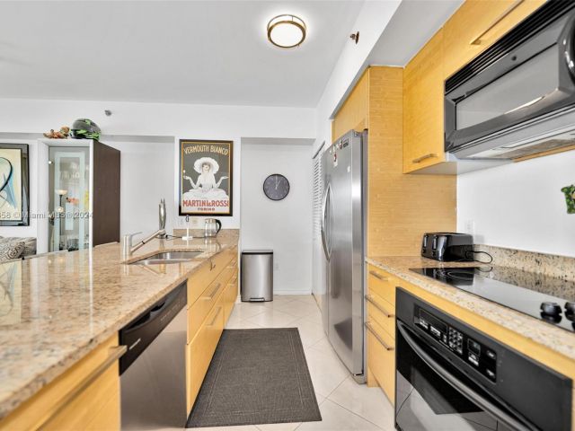 Apartment for rent  Unit #2505 - photo 6012523