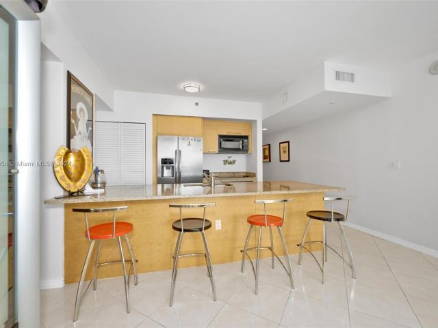 Apartment for rent  Unit #2505 - photo 6012525