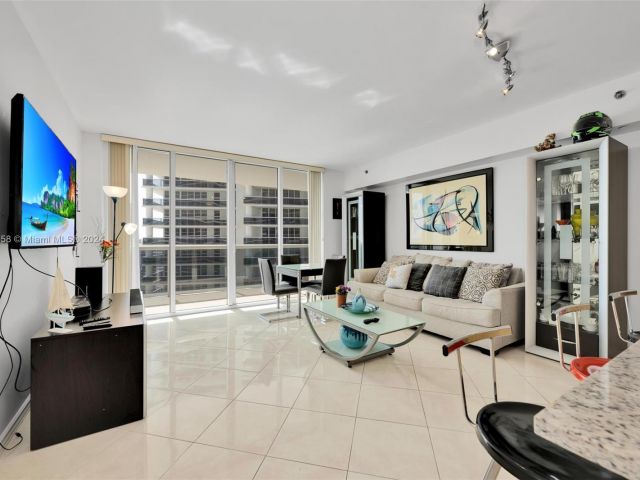 Apartment for rent  Unit #2505 - photo 6012527