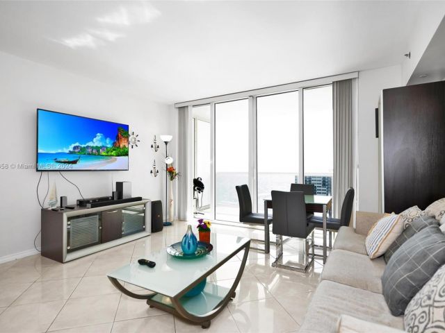 Apartment for rent  Unit #2505 - photo 6012529