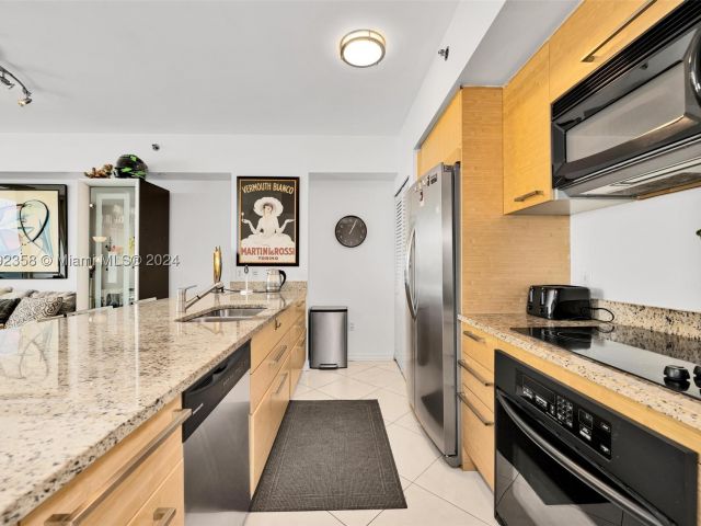 1-bedroom condo for rent in Hallandale Beach - 1830 S Ocean Dr 2505 - MondialRealty