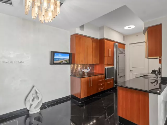 Apartment for sale  Unit #1502 - photo 5659745