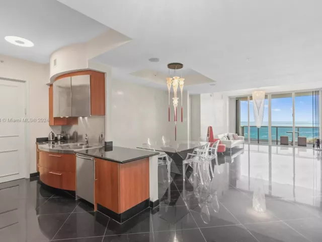 Apartment for sale  Unit #1502 - photo 5659746