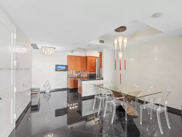 Apartment for sale  Unit #1502 - photo 5659747