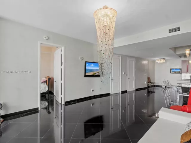 Apartment for sale  Unit #1502 - photo 5659748