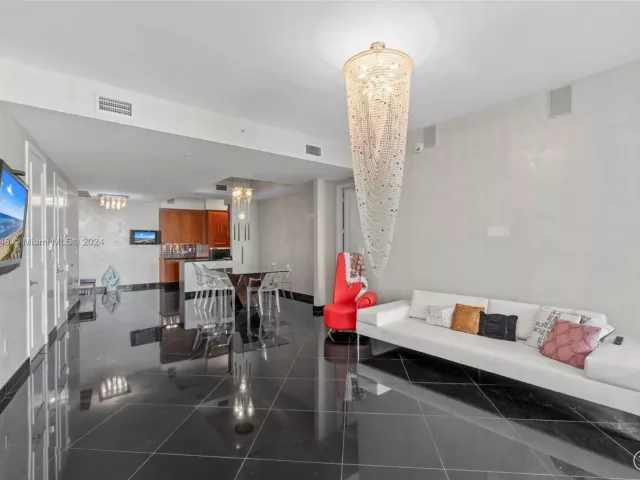 Apartment for sale  Unit #1502 - photo 5659750