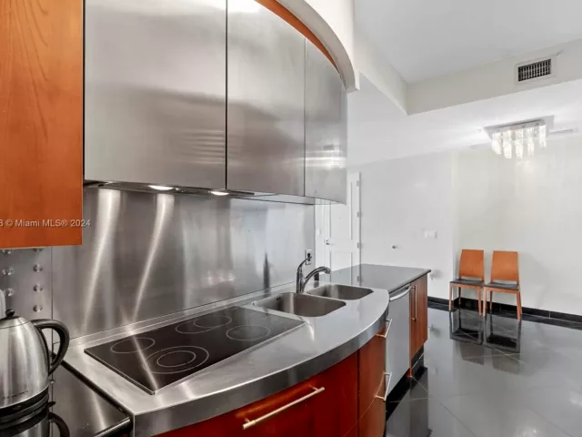 Apartment for sale  Unit #1502 - photo 5659742