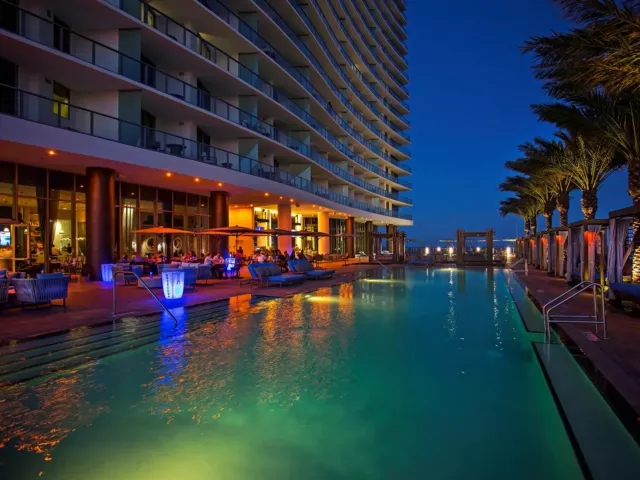 4-bedroom condo for sale in Hollywood - 4111 S Ocean Drive Lph3/5 - MondialRealty