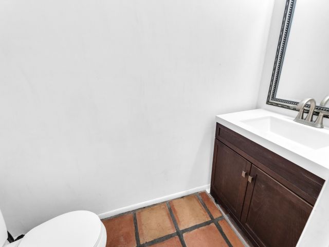2-bedroom home for sale in Deerfield Beach - 1912 NE 6th Street - MondialRealty