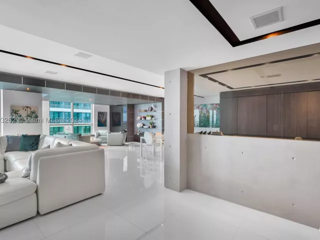 2-bedroom condo for sale in Hollywood - 3535 S Ocean Drive 2104 - MondialRealty