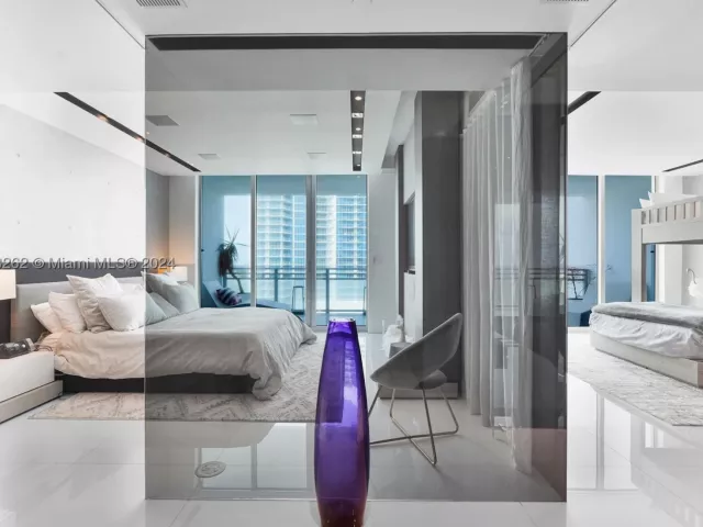 2-bedroom condo for sale in Hollywood - 3535 S Ocean Drive 2104 - MondialRealty