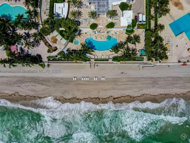 2-bedroom condo for sale in Hollywood - 3535 S Ocean Drive 2104 - MondialRealty