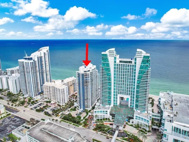 2-bedroom condo for sale in Hollywood - 3535 S Ocean Drive 2104 - MondialRealty