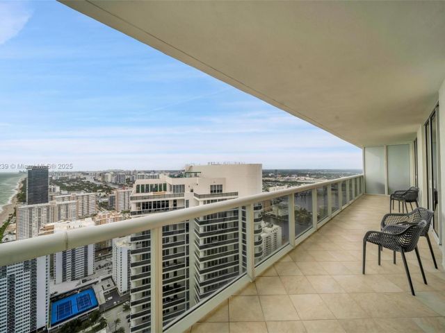 Apartment for rent  Unit #4704 - photo 5673155