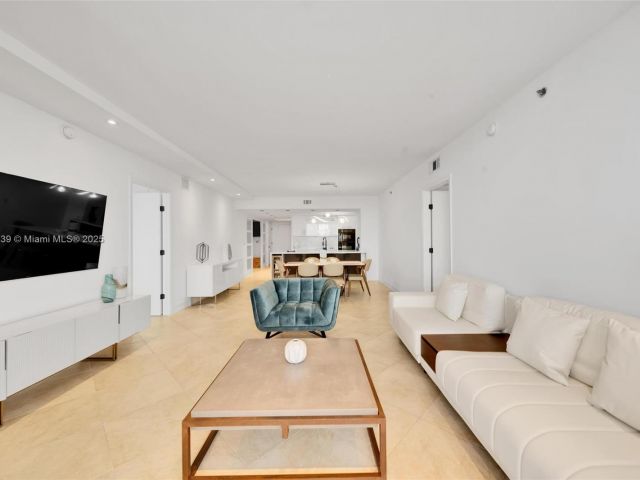 Apartment for rent  Unit #4704 - photo 5673160