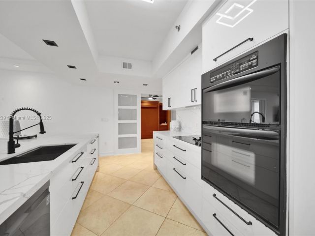 Apartment for rent  Unit #4704 - photo 5673164