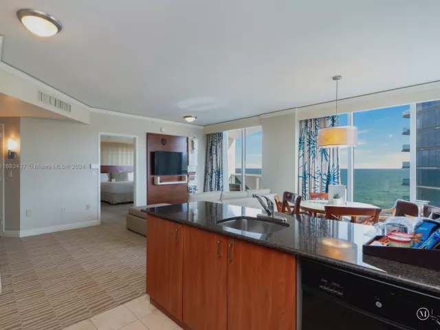 Apartment for sale  Unit #714-715 - photo 5658323