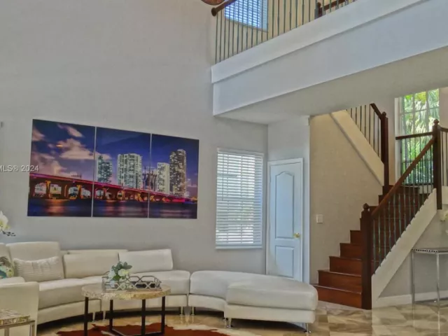4-bedroom home for rent in Hollywood -  - MondialRealty