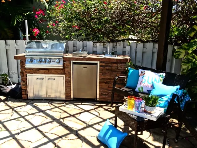 4-bedroom home for rent in Hollywood -  - MondialRealty