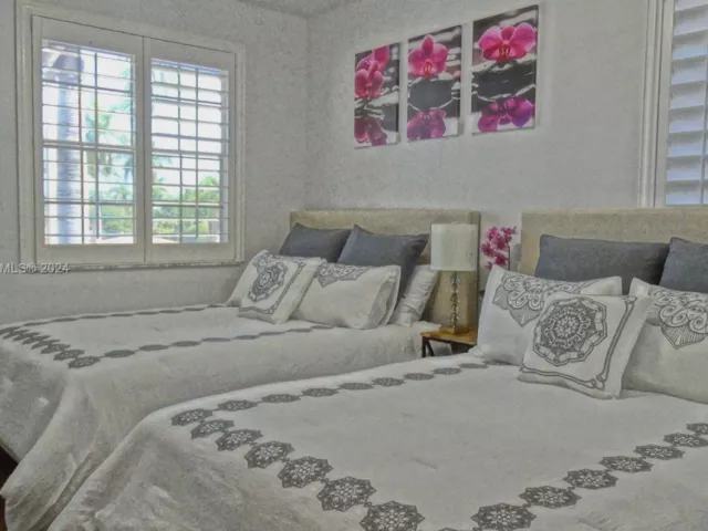 4-bedroom home for rent in Hollywood -  - MondialRealty