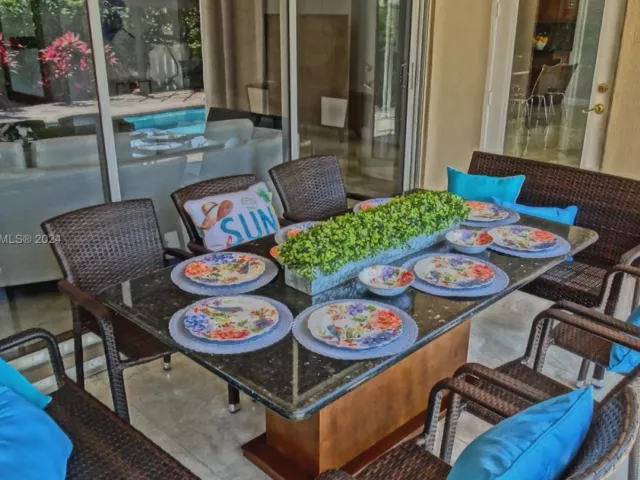 4-bedroom home for rent in Hollywood -  - MondialRealty
