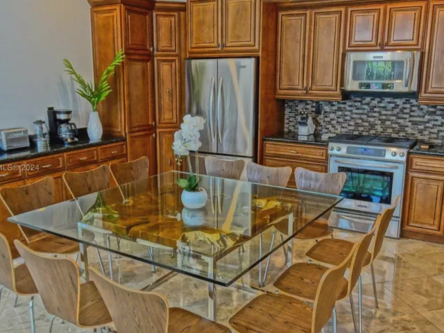 4-bedroom home for rent in Hollywood -  - MondialRealty