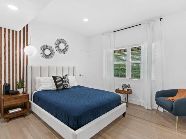 Home for sale at 615 SE 11th Ave - photo 5901088