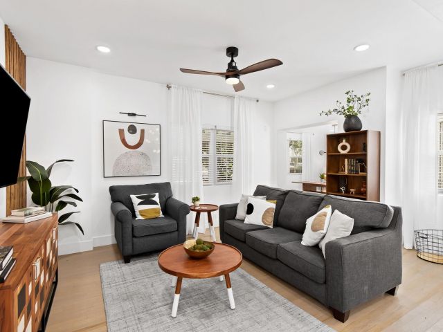 Home for sale at 615 SE 11th Ave - photo 5901095