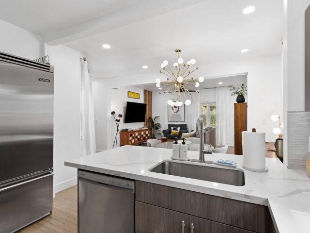 Home for sale at 615 SE 11th Ave - photo 5901098