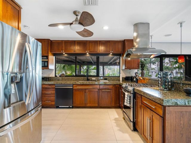 Home for rent at 1675 Coral Gardens Dr - photo 6137439