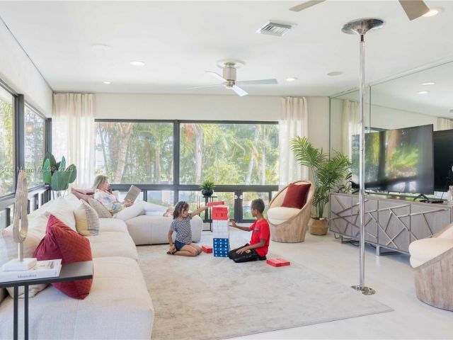 Home for rent at 1675 Coral Gardens Dr - photo 6137443