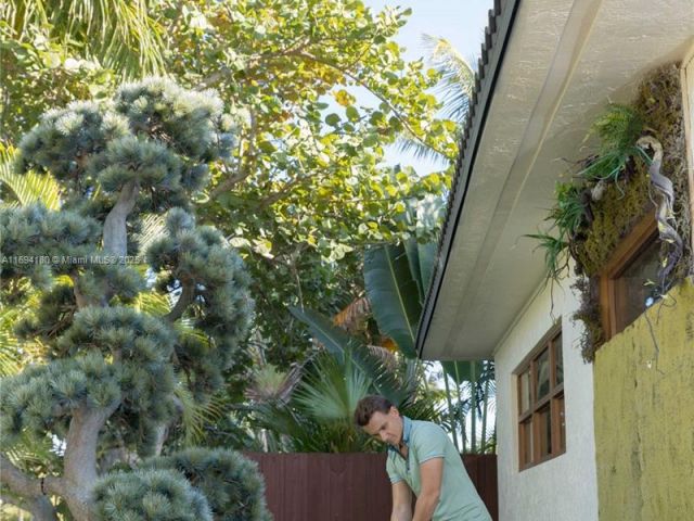 Home for rent at 1675 Coral Gardens Dr - photo 6137449