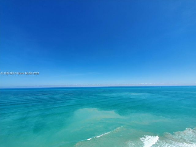 Apartment for sale  Unit #3601 - photo 5661757