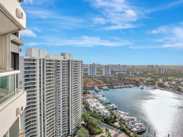 Apartment for sale  Unit #3105 - photo 5545380