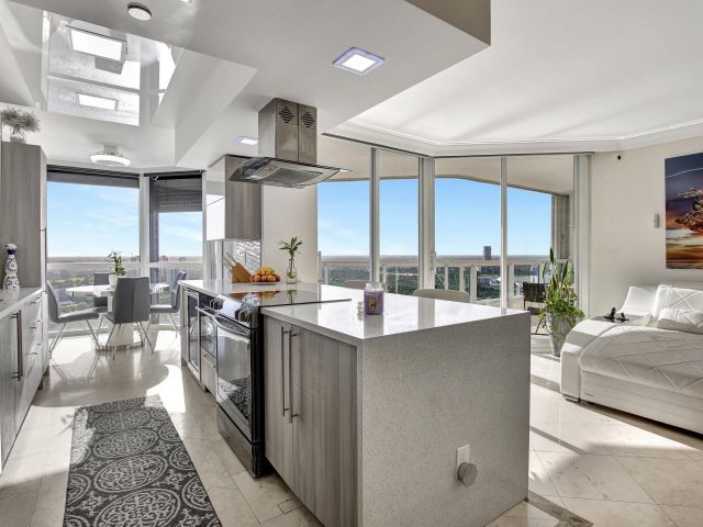 Apartment for sale  Unit #3105 - photo 5545387