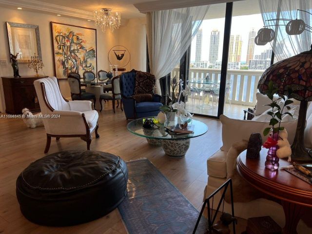 Apartment for sale  Unit #1201 - photo 5642576