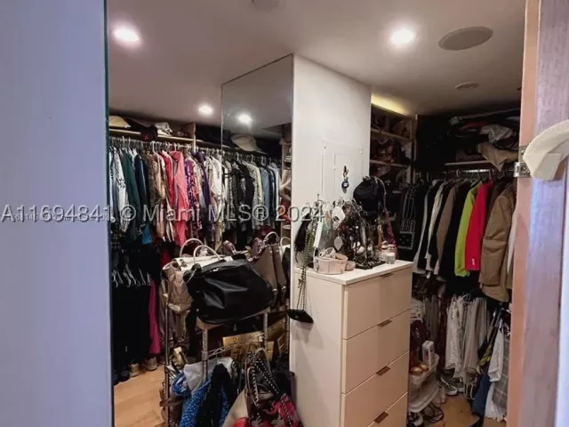 2-bedroom condo for sale in Aventura - 3000 Island Blvd 1201 - MondialRealty