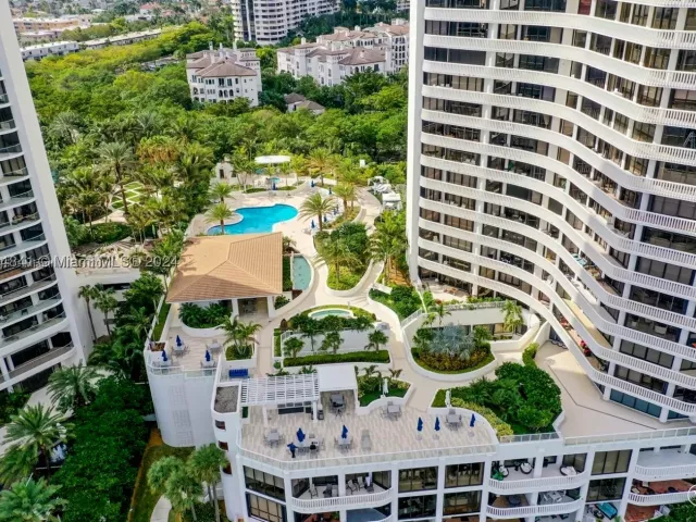 2-bedroom condo for sale in Aventura - 3000 Island Blvd 1201 - MondialRealty