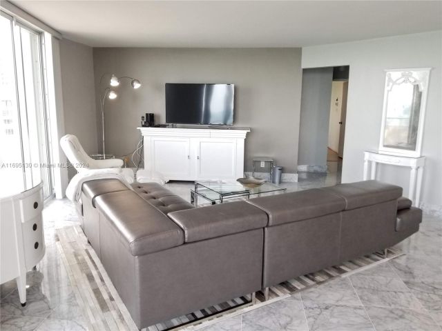 Apartment for sale  Unit #1714 - photo 5692622