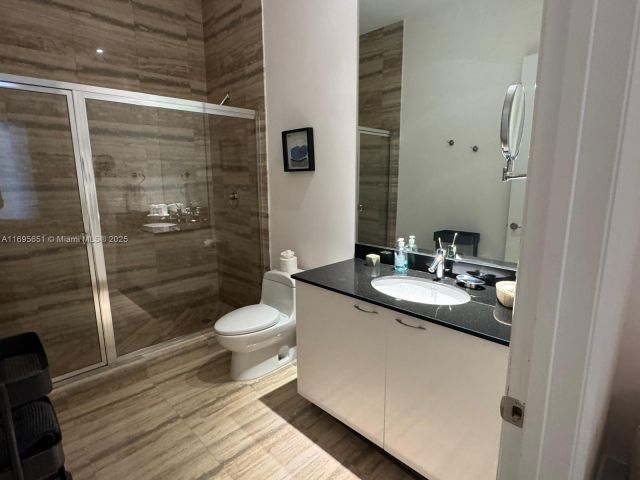 Apartment for sale  Unit #4203 - photo 5977206